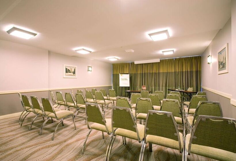 בית מלון כפרי Garden Court Nelson Mandela Boulevard