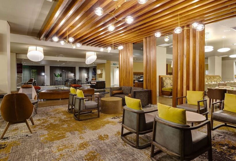 בית מלון כפרי Garden Court Victoria Junction