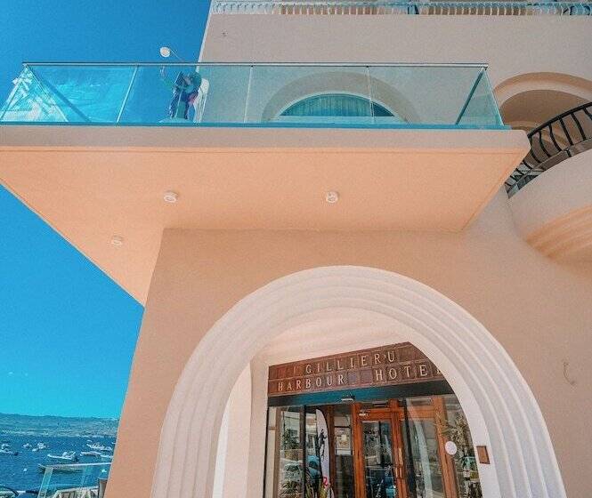 هتل Gillieru Harbour