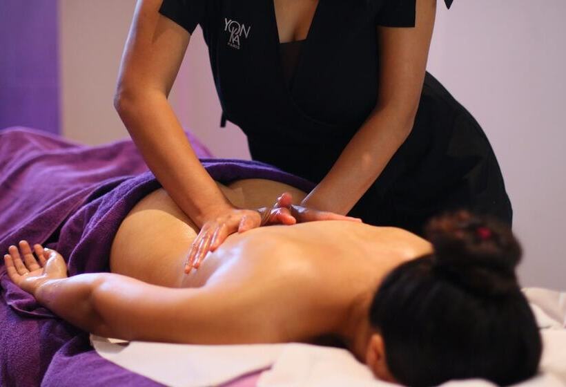 هتل Gillieru Harbour