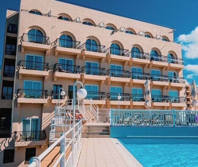 هتل Gillieru Harbour