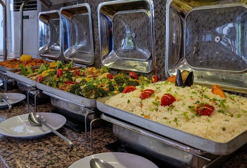 酒店 Golden Beach Resort & Spa