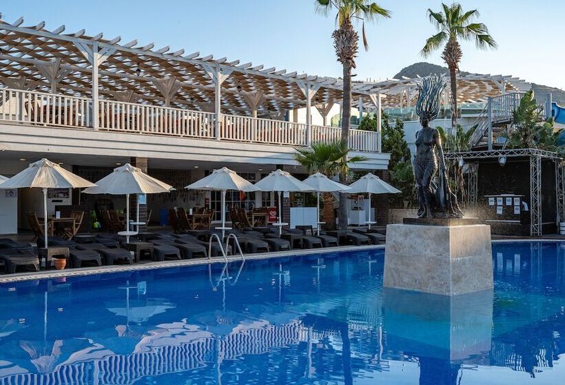 酒店 Golden Beach Resort & Spa