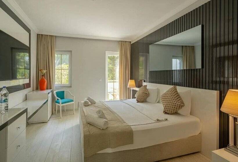 酒店 Golden Beach Resort & Spa