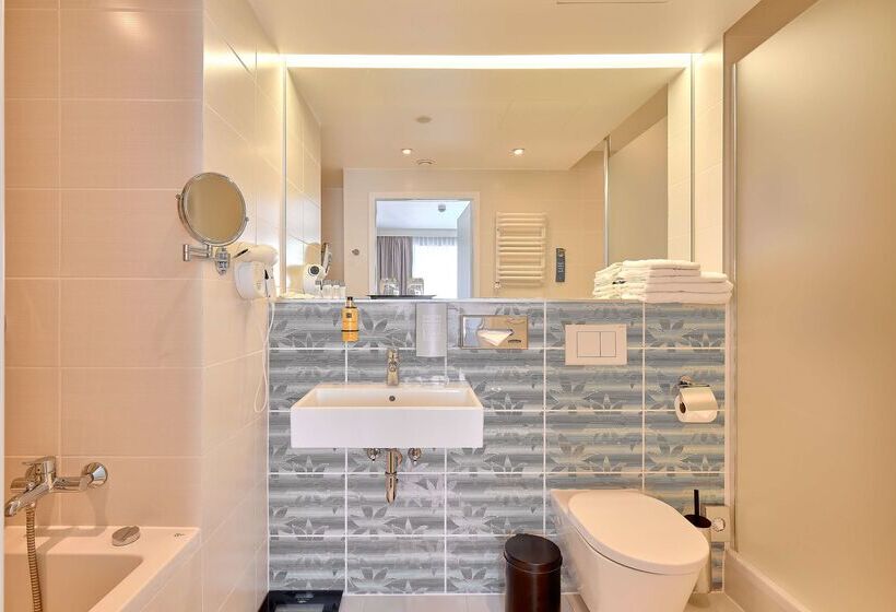 هتل Golden Tulip Warszawa Centrum