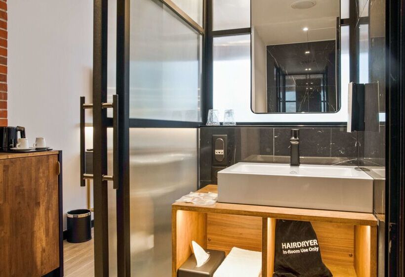 酒店 Golden Tulip Warszawa Centrum