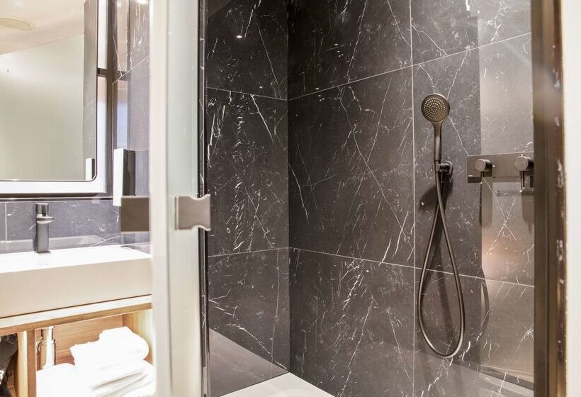 酒店 Golden Tulip Warszawa Centrum