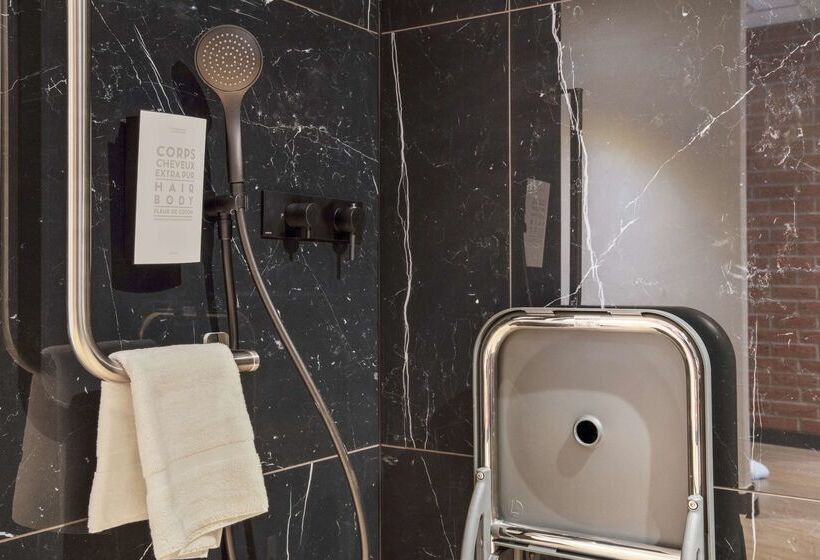 酒店 Golden Tulip Warszawa Centrum