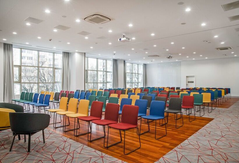 酒店 Golden Tulip Warszawa Centrum