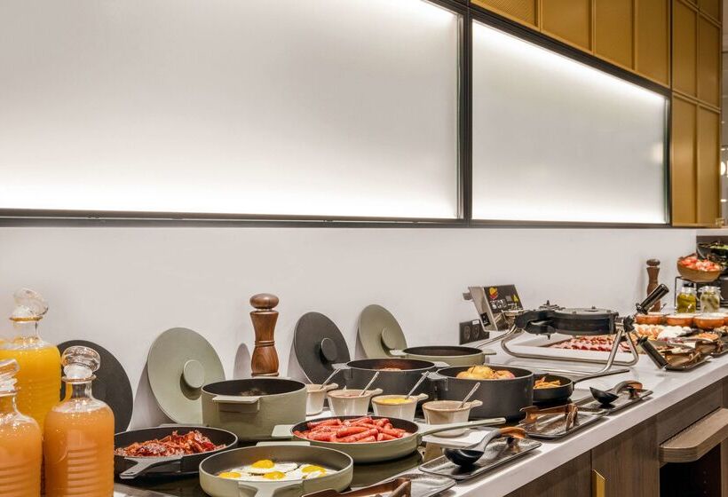 هتل Golden Tulip Warszawa Centrum