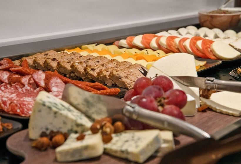 酒店 Golden Tulip Warszawa Centrum