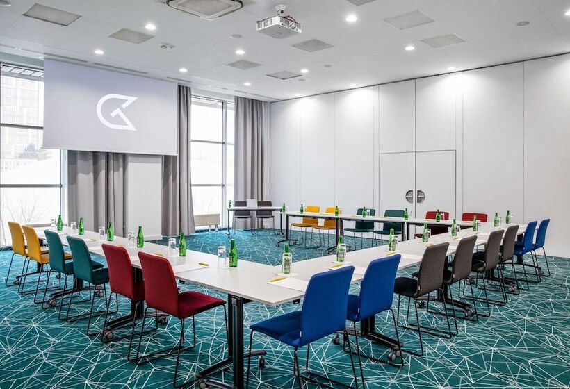 Отель Golden Tulip Warszawa Centrum