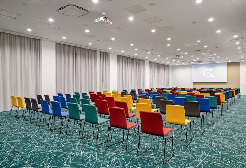 酒店 Golden Tulip Warszawa Centrum