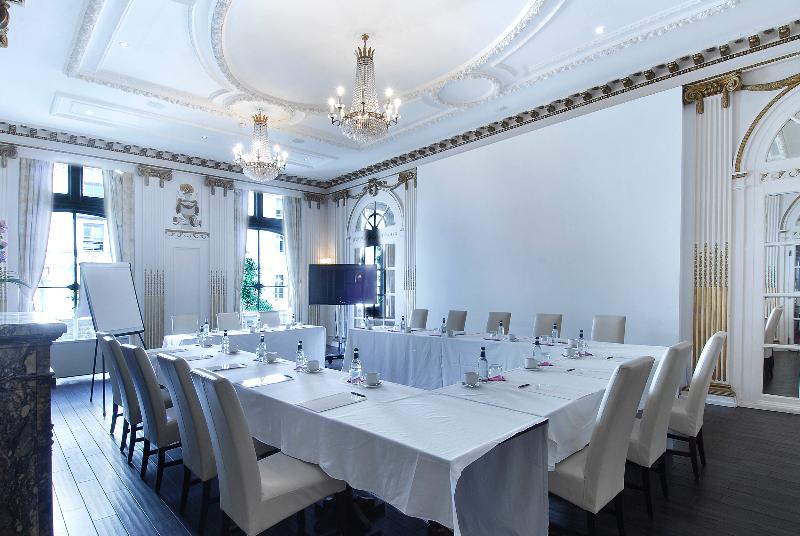 هتل Grand Royale Hyde Park