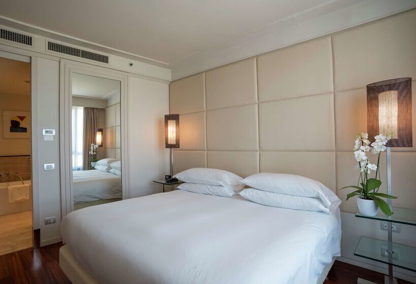 هتل Doubletree by Hilton Florence Metropole