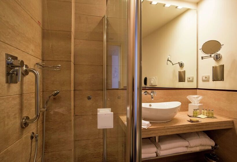 هتل Doubletree by Hilton Florence Metropole