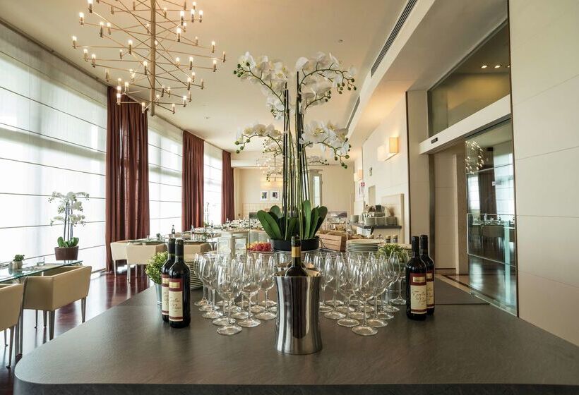 هتل Doubletree by Hilton Florence Metropole