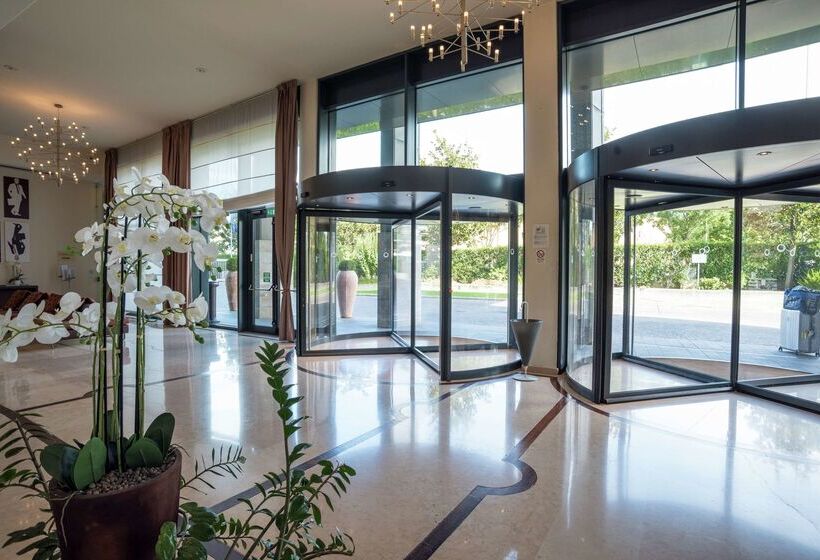 هتل Doubletree by Hilton Florence Metropole