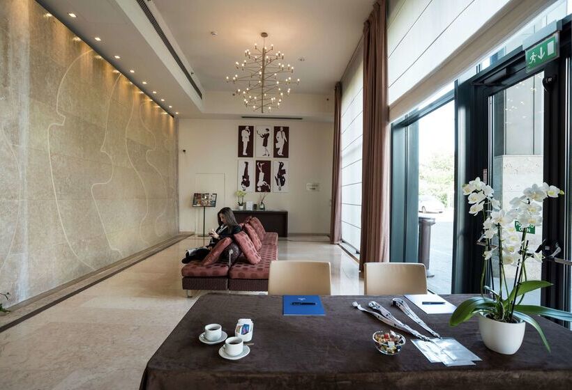 هتل Doubletree by Hilton Florence Metropole