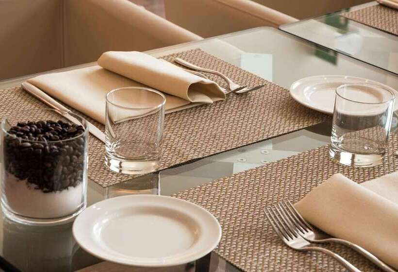 هتل Doubletree by Hilton Florence Metropole