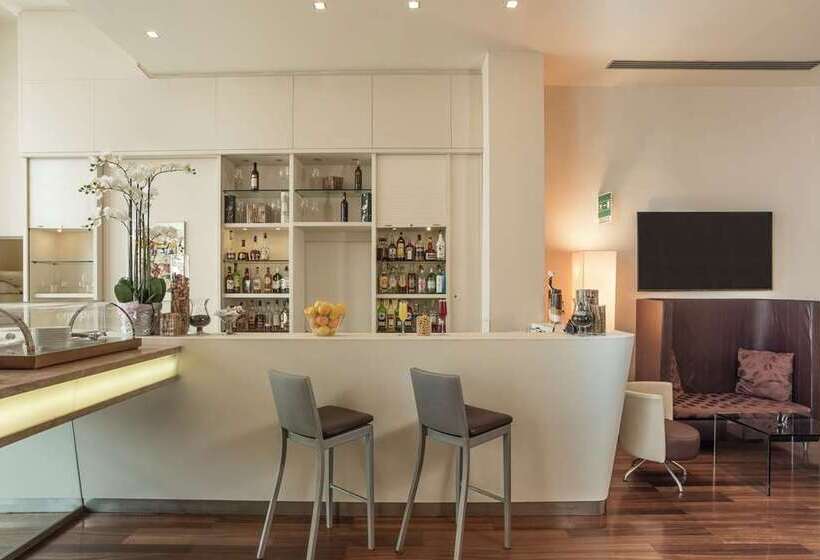 هتل Doubletree by Hilton Florence Metropole