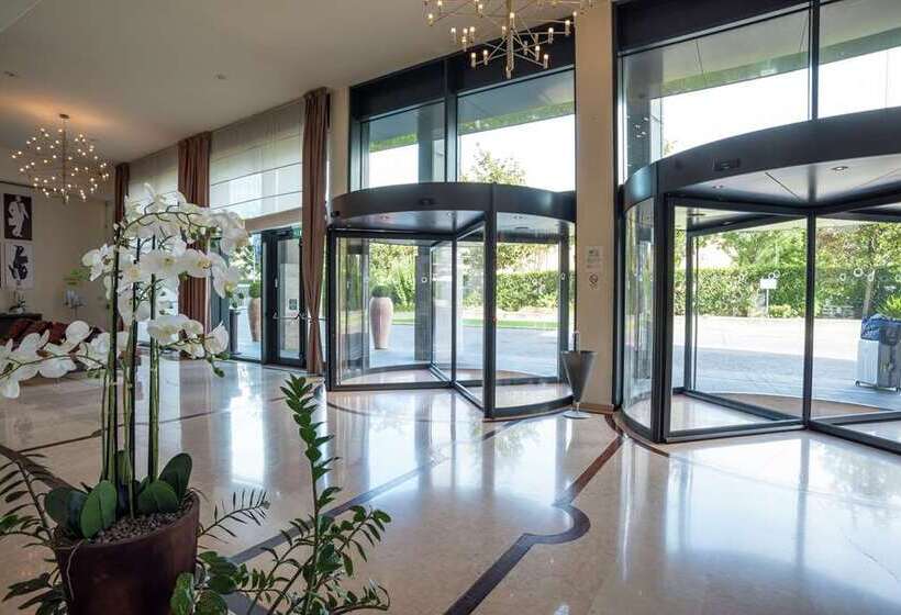 هتل Doubletree by Hilton Florence Metropole