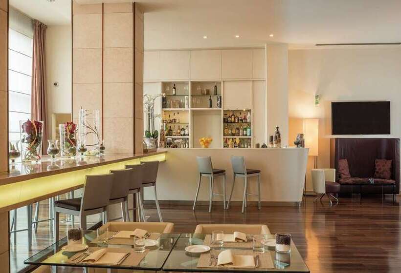 هتل Doubletree by Hilton Florence Metropole