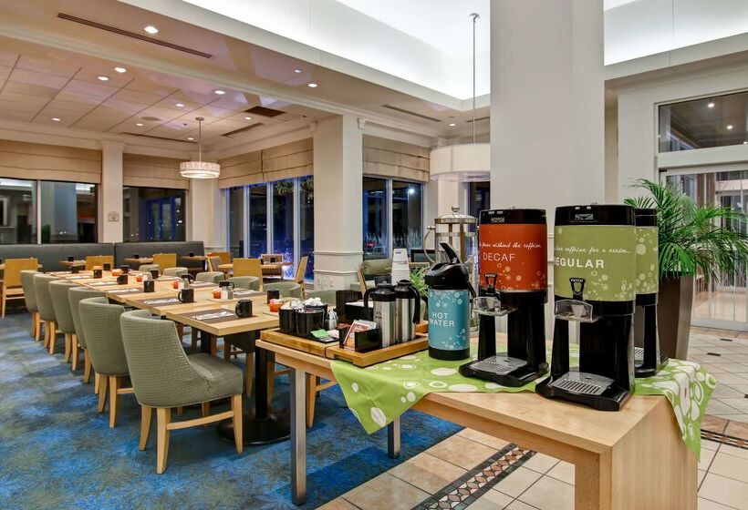 فندق Hilton Garden Inn Toronto Mississauga