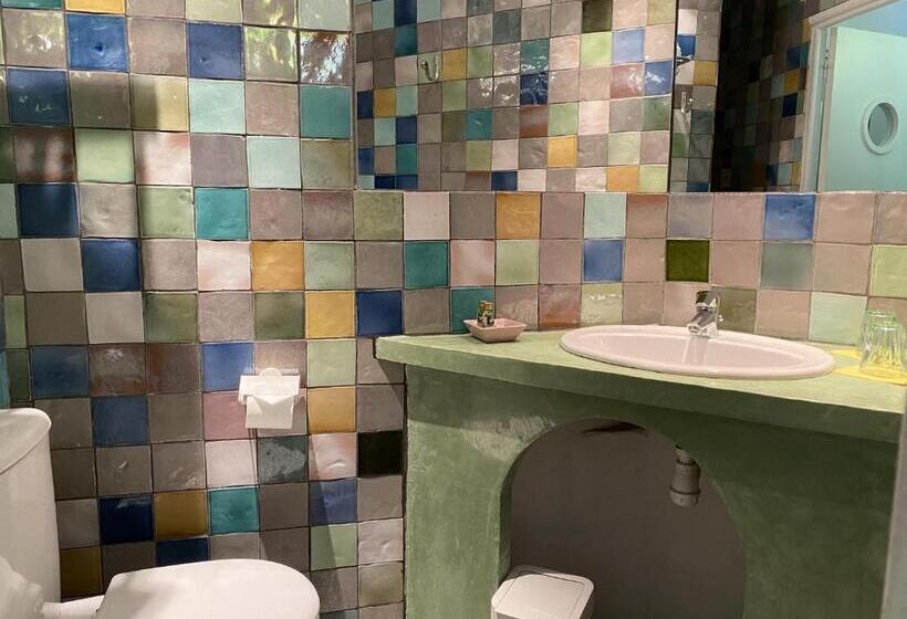 ホテル Hôtel La Rotonde