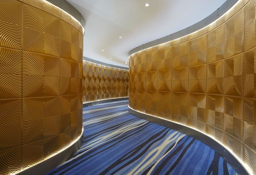 I Resort Beach Hotel & Spa