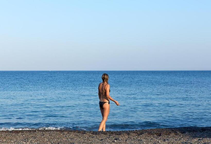 Отель Kamari Beach