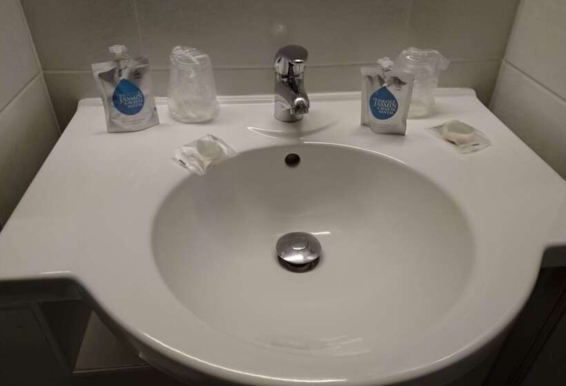 Отель Kyriad Toulouse Sud Roques