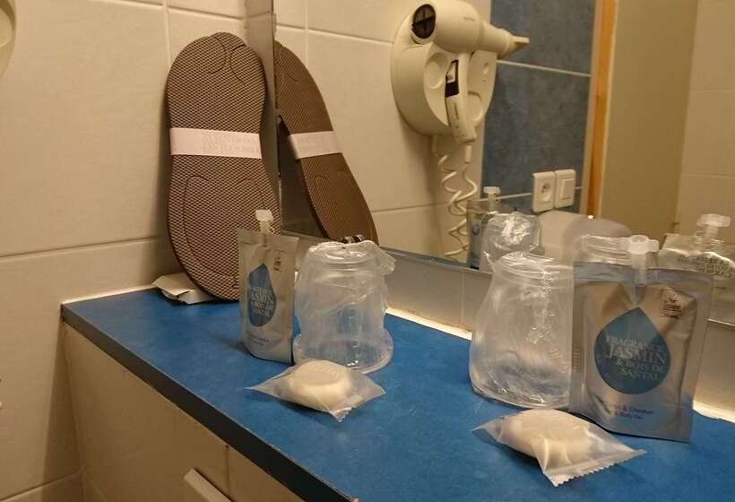 Отель Kyriad Toulouse Sud Roques