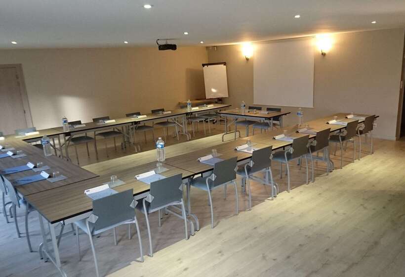 Отель Kyriad Toulouse Sud Roques