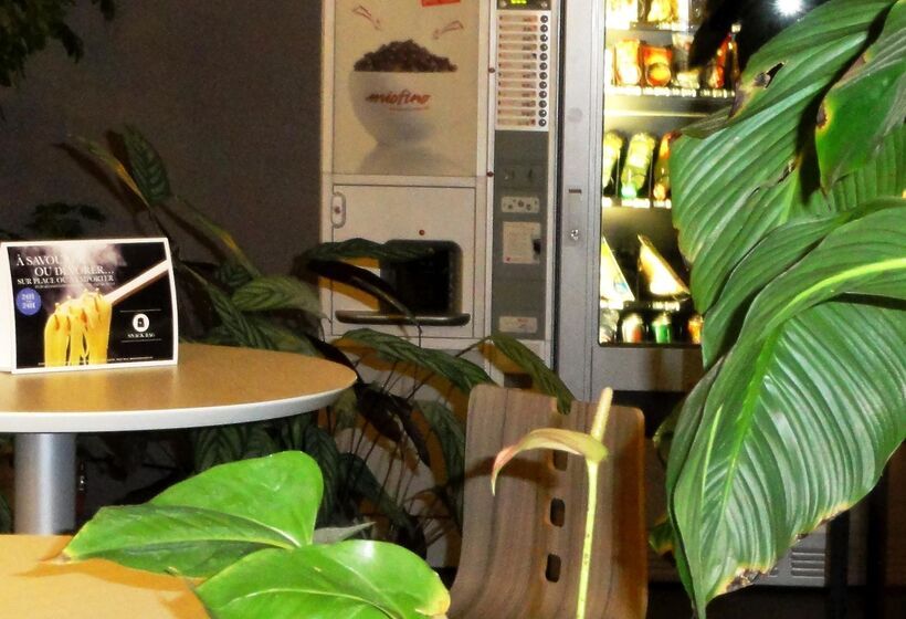 Отель Kyriad Toulouse Sud Roques