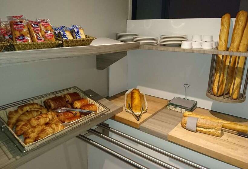 Отель Kyriad Toulouse Sud Roques