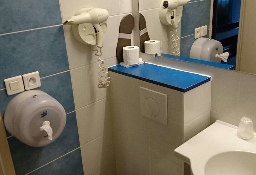 Отель Kyriad Toulouse Sud Roques