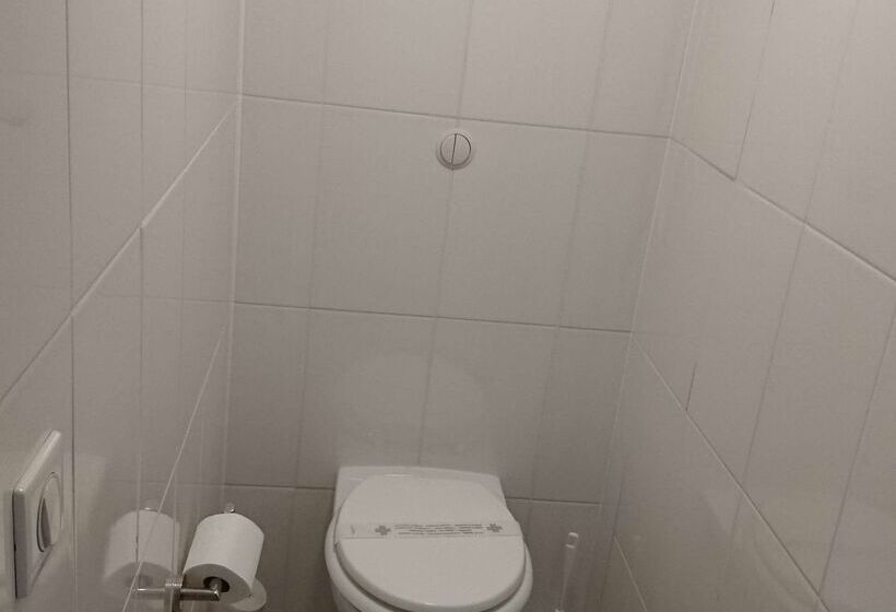 Отель Kyriad Toulouse Sud Roques