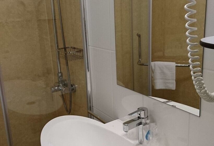 Отель Kyriad Toulouse Sud Roques