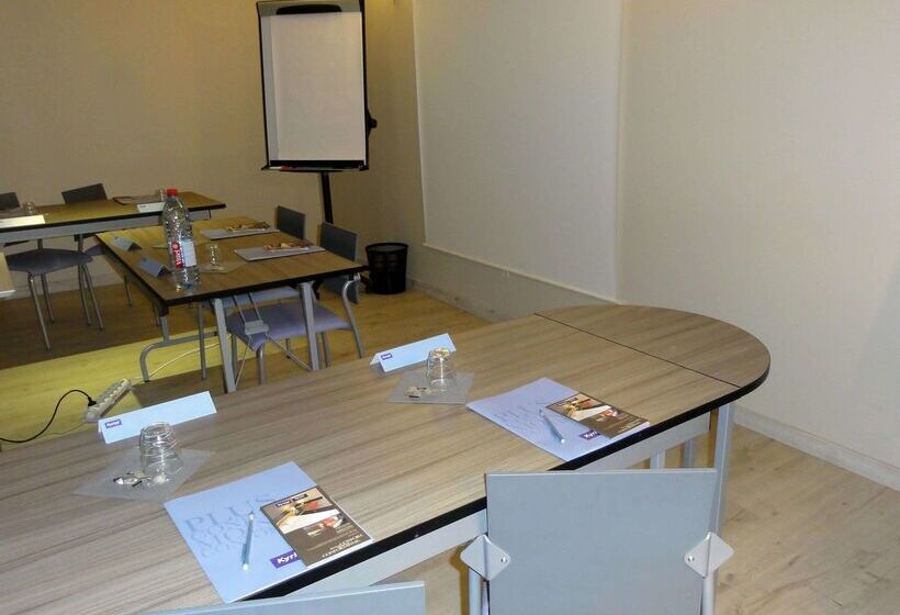 Отель Kyriad Toulouse Sud Roques