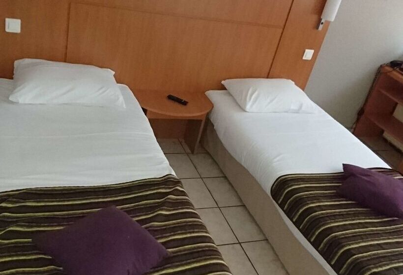 Отель Kyriad Toulouse Sud Roques