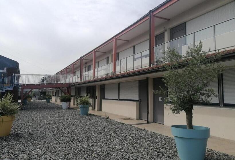 Отель Kyriad Toulouse Sud Roques