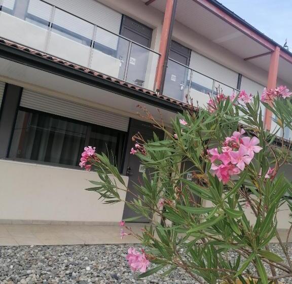 Отель Kyriad Toulouse Sud Roques