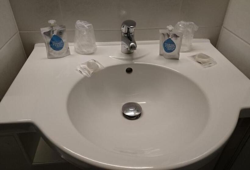 Отель Kyriad Toulouse Sud Roques