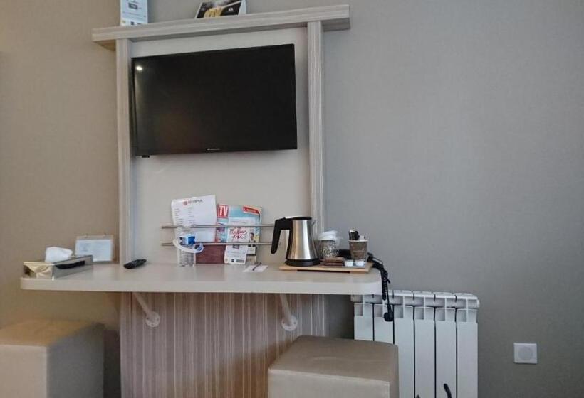 Отель Kyriad Toulouse Sud Roques