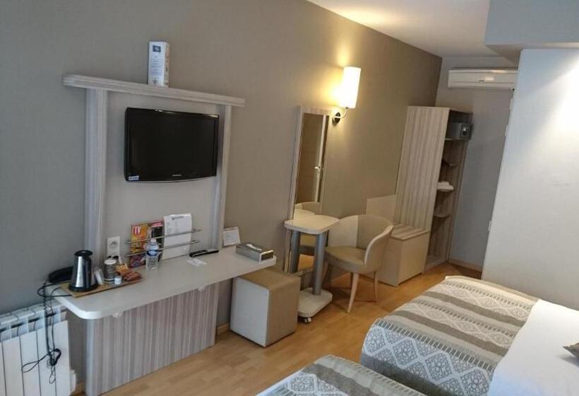 Отель Kyriad Toulouse Sud Roques