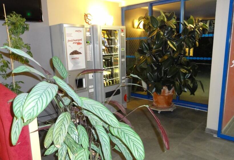 Отель Kyriad Toulouse Sud Roques