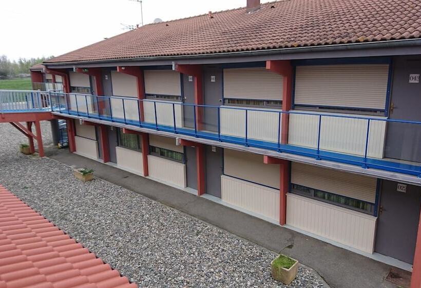 Отель Kyriad Toulouse Sud Roques