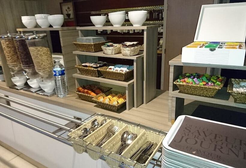 Отель Kyriad Toulouse Sud Roques