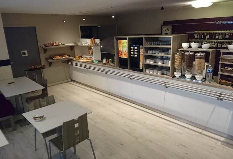 Отель Kyriad Toulouse Sud Roques